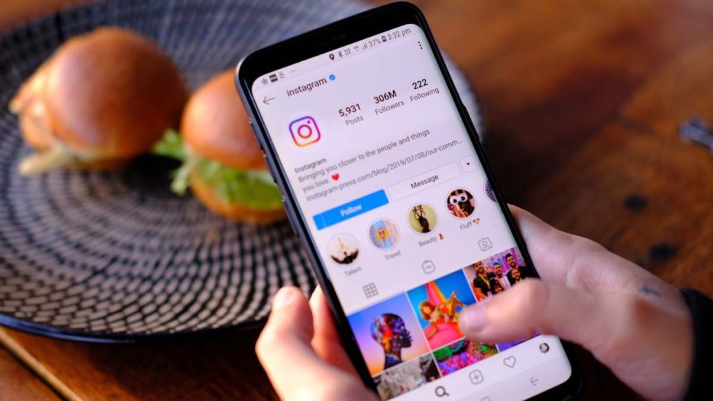 can-someone-see-if-you-view-their-instagram-story-anonymously-blindstory